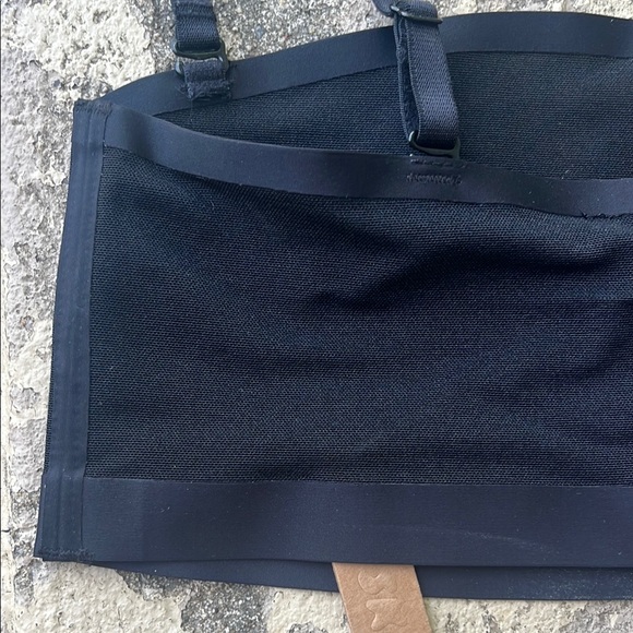 New Sleek Black mesh Bandeau by Skims - Picture 8 of 13